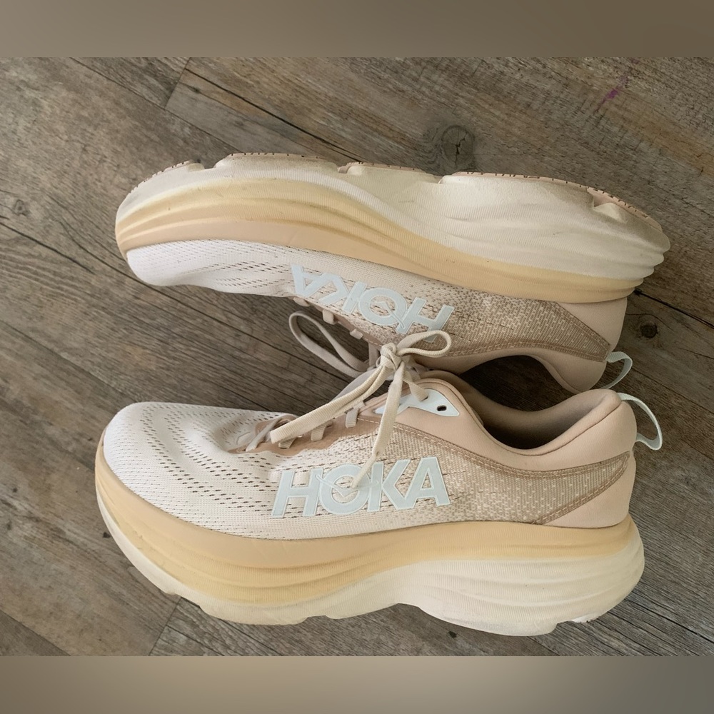 HOLA Bondi 8 Womens Shoe! Size US 10b (medium width) basically brand new